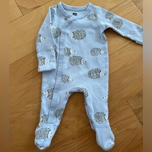 Tea Collection footed onesie with hedgehog print and snap closures